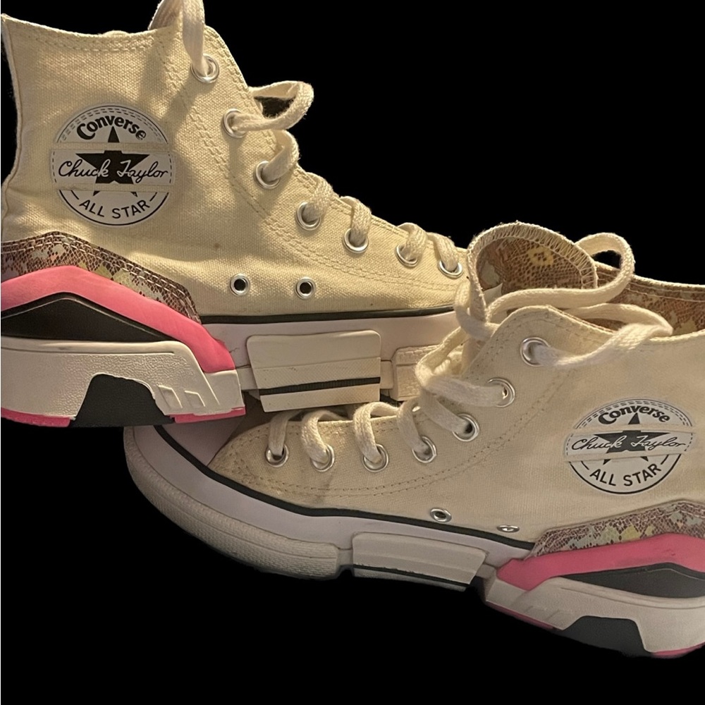 Converse women’s casual shoe